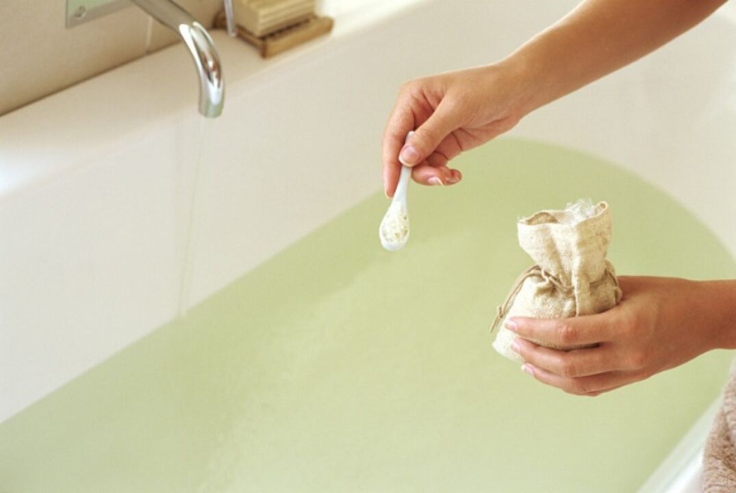 Bagno salino a casa per un trattamento efficace dell'osteocondrosi cervicale