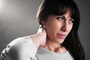 Osteocondrosi cervicale in una donna