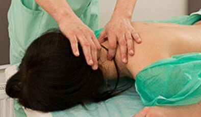 Trattamento del massaggio cervicale dell'osteocondosi