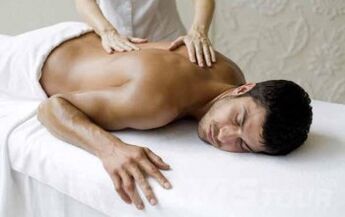 Il massaggio è uno dei metodi di trattamento dell'osteocondrosi cervicale